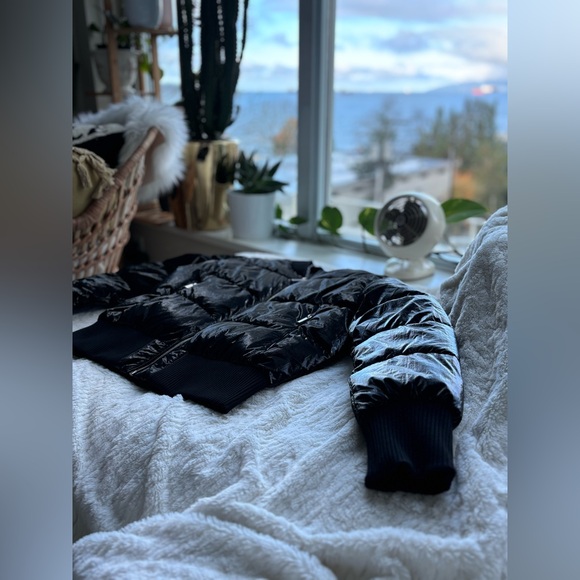 NWOT Calvin Klein Shiny Puffer Bomber - Picture 10 of 15